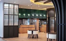 วิกซ์ แบงค์คอก อนุสาวรีย์ชัย