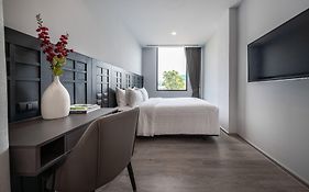 วิกซ์ แบงค์คอก อนุสาวรีย์ชัย